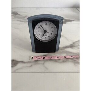 Modern Quartz Desk Clock Battery Operated